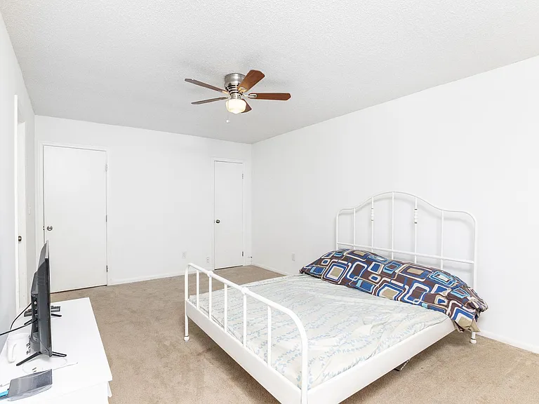 3864 Meadowbrook Ct — Photo 27
