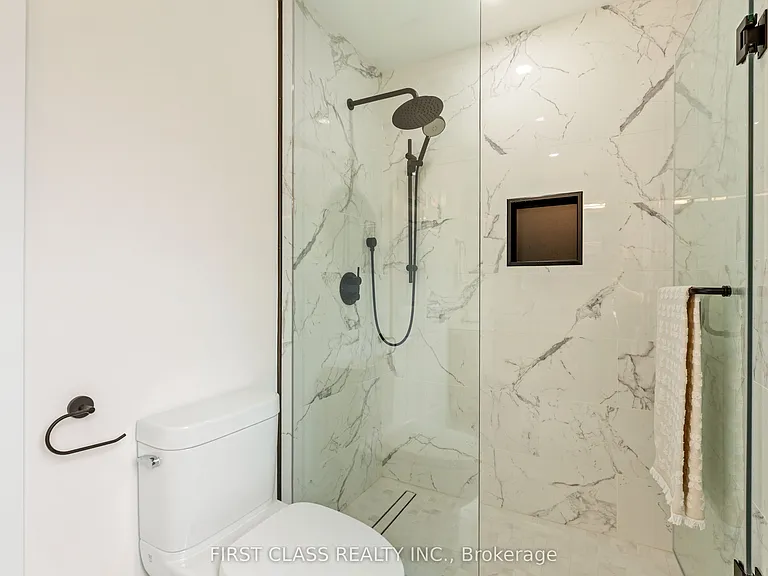 679 Village Pkwy — Photo 33