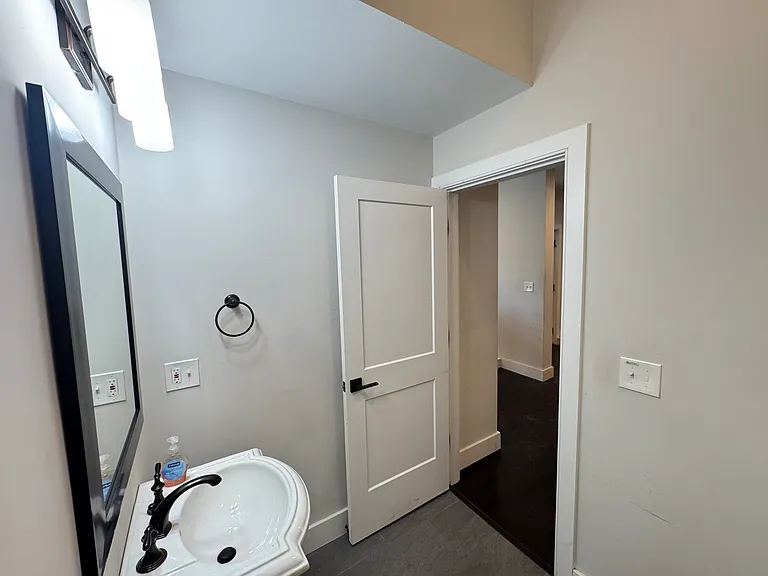 1 Cedar St #1 — Photo 36