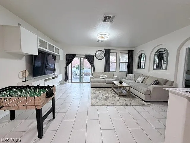 4 bed, 3.5 bath, 2231 sqft, $2,550 — Photo 2