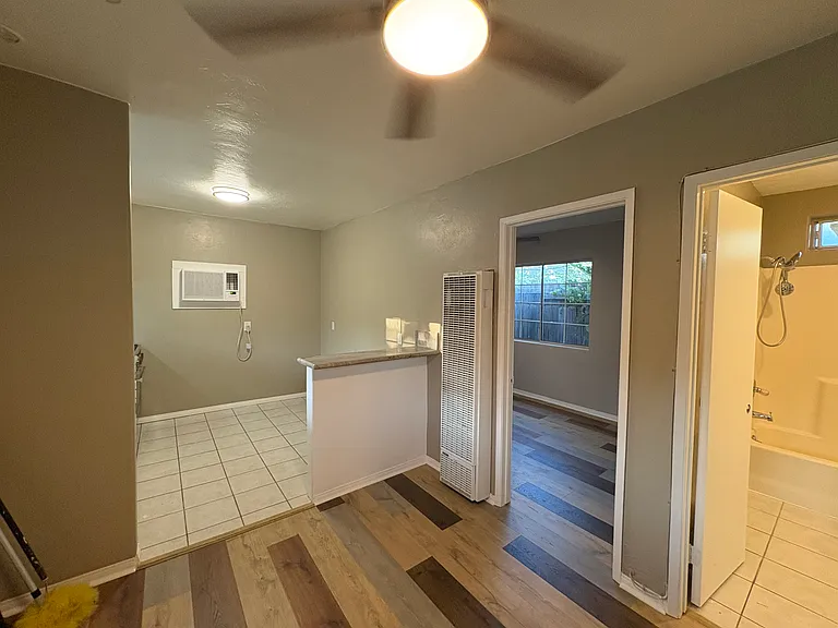 412 W B St #B — Photo 8