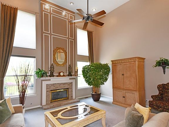 5th image of 24235 Bradford Ct
