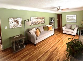 2954 E Oak Park Ave, Des Moines, IA 50317