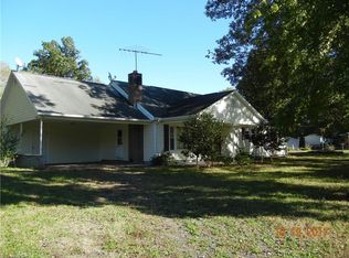 690 Longhook Rd, Eden, NC 27288