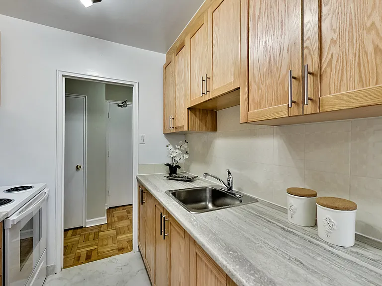 460 Eglinton Ave E #503 — Photo 51