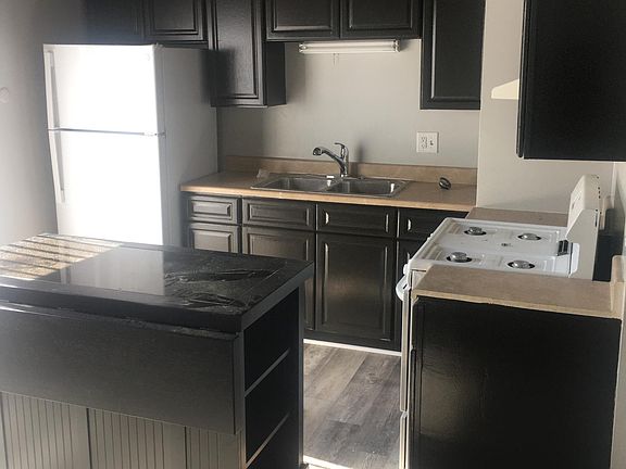 Eat-in area out of photo :-)