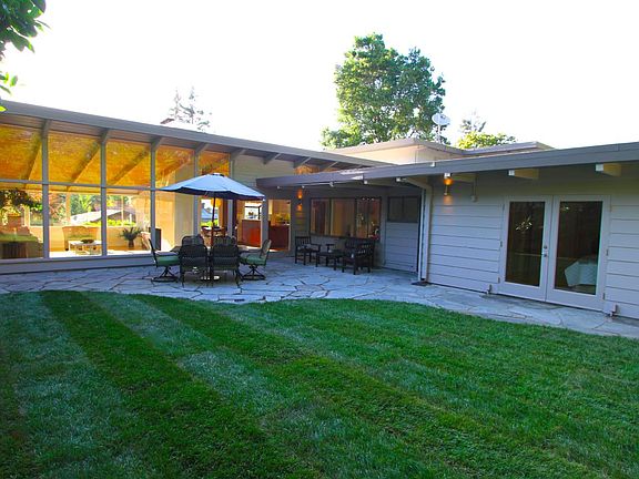 2nd image of 661 La Mesa Dr