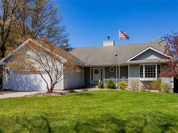 36804 Meadowbrook Cir, Cumming, IA 50061