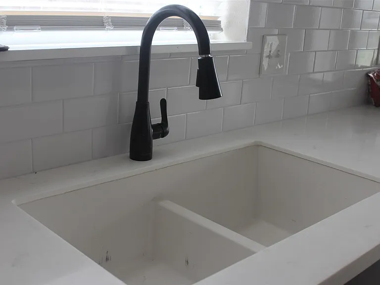 4920 Deerwood Cir — Photo 5