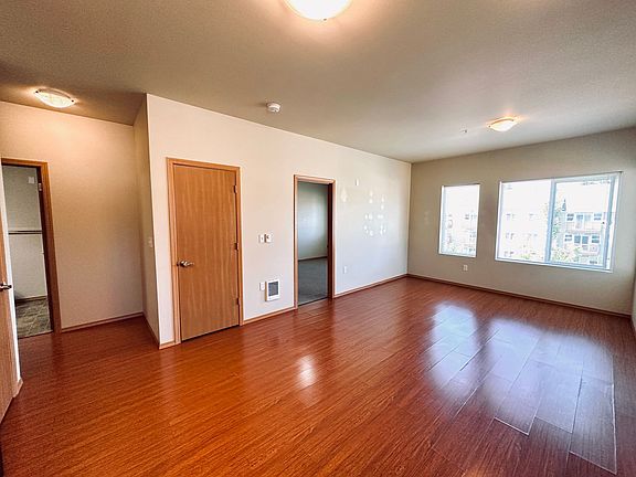 3rd image of 12300 Ambaum Blvd SW APT 302