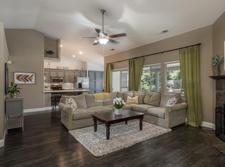 928 N Ash Ave, Clovis, CA 93611