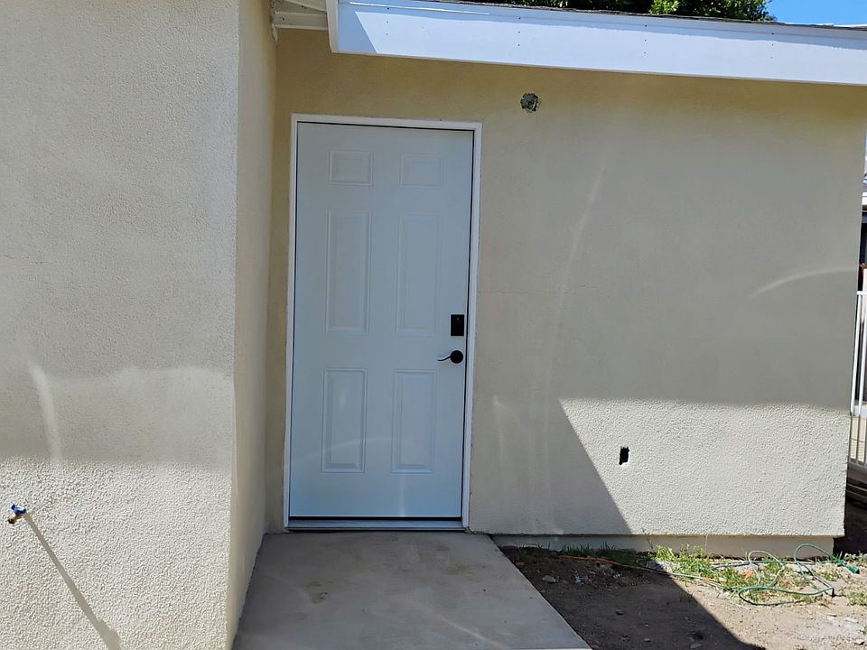 Building Photo 4