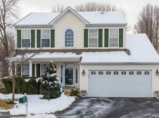 904 Francis Dr, Downingtown, PA 19335