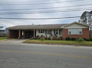 102 W Avera Ave, Nashville, GA 31639