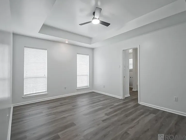 14211 Parkridge Dr — Photo 6