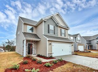 12816 Canterbury Castle Dr, Charlotte, NC 28273
