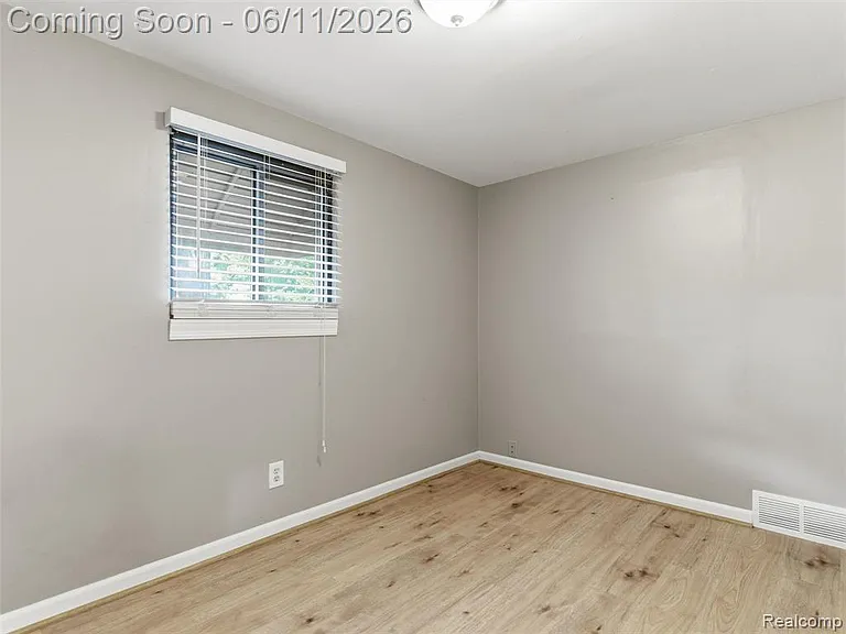 404 La Plaza Ct — Photo 14