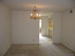 3rd image of 3414 Montrose Ave APT 4