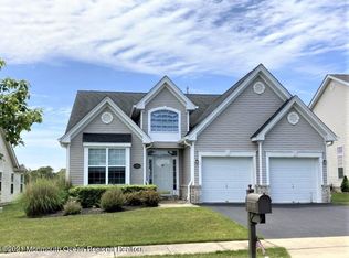 27 Mulberry Dr, Manahawkin, NJ 08050