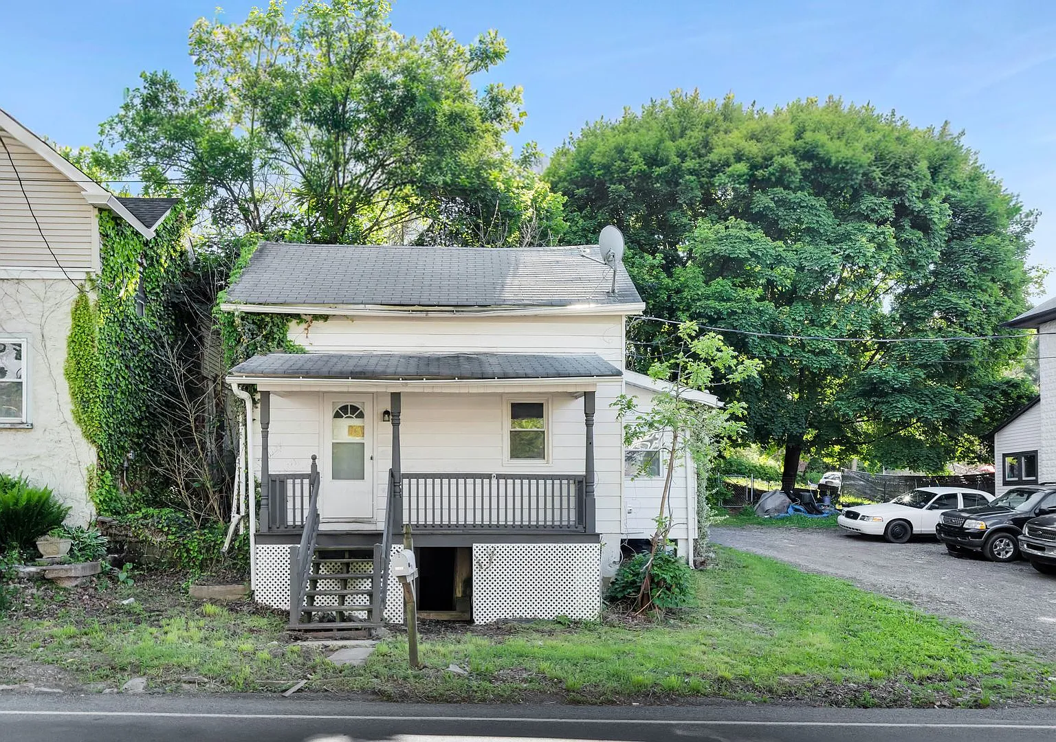 Comfort & Convenience Await at 3200 Flint Hill Rd in Hellertown — Photo 1