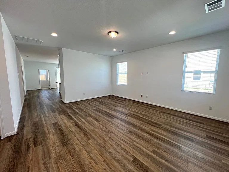 302 Elm Branch Trl — Photo 5