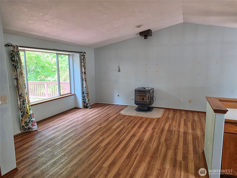 4th image of 7905 Decatur Avenue