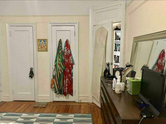 4th image of 43-25 44th St #B6