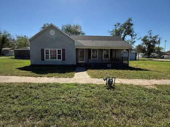 707 Mulberry St, Humboldt, KS 66748