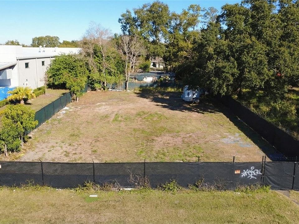 1st image of 303 E Lancaster Rd