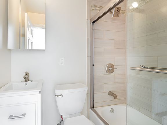 5th image of 249 Allison St