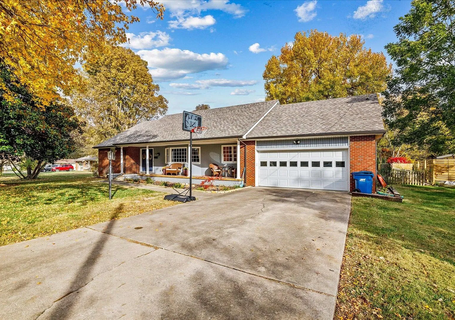 4 Bed 2.5 Bath For Rent - Springfield, MO — Photo 1