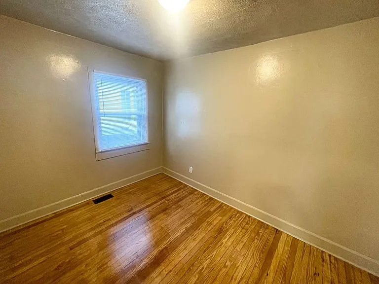 525 E Mills Ave — Photo 5