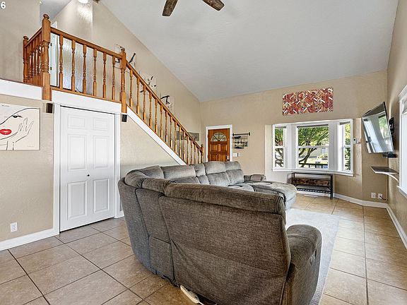 5th image of 5268 Sugarpine Cir