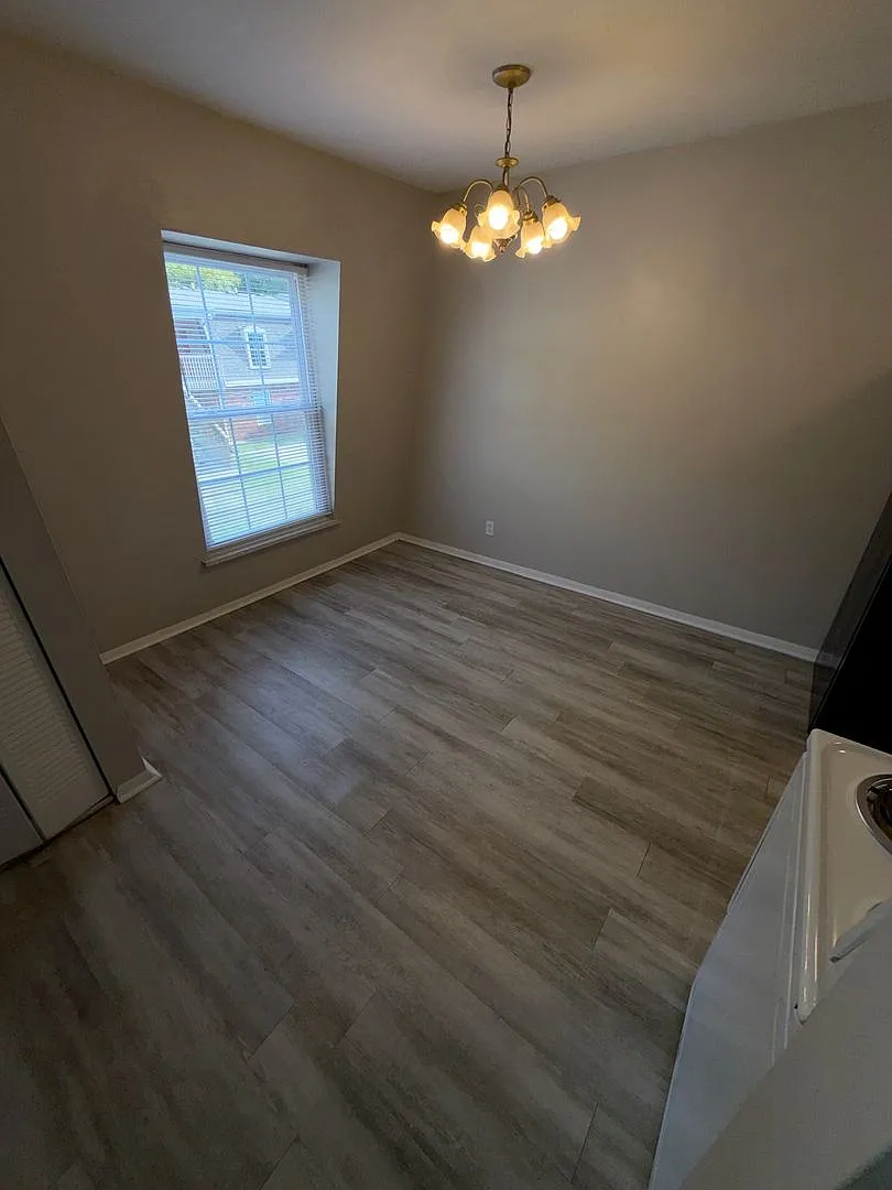 Naveen Pine Apartments — Photo 2