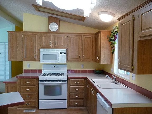 2nd image of 6154 S Walnut St Spc 31