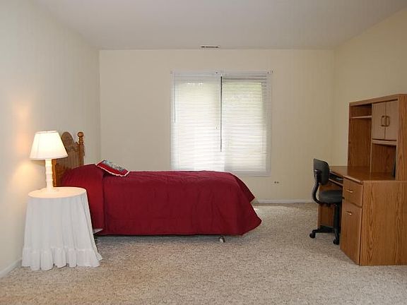 5th image of 560 Cumberland Trl #B6