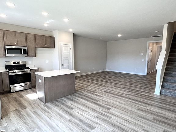 3rd image of 1512 Yellowwood Ct