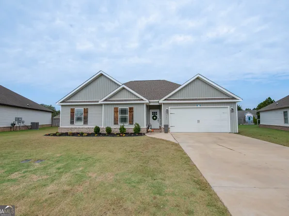 121 Locks Heath Ct, Perry, GA 31069