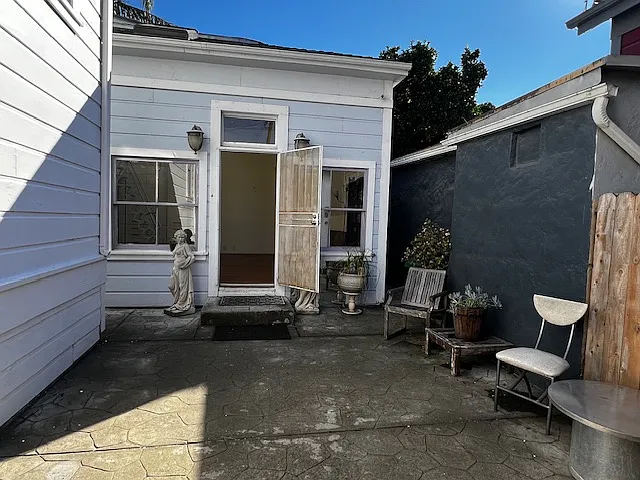 1110 Peralta St — Photo 14