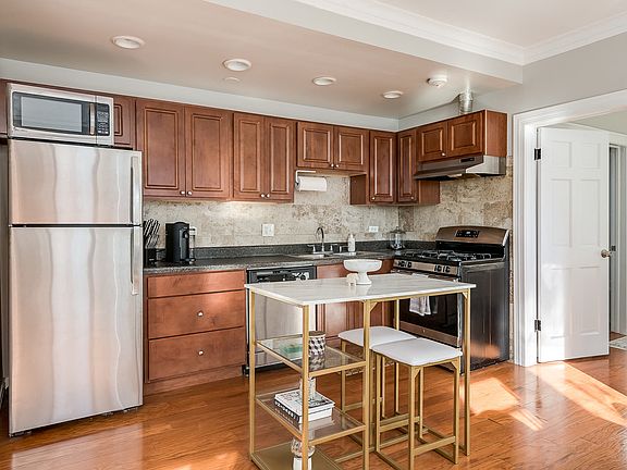 3rd image of 536 W Grant Pl APT 10