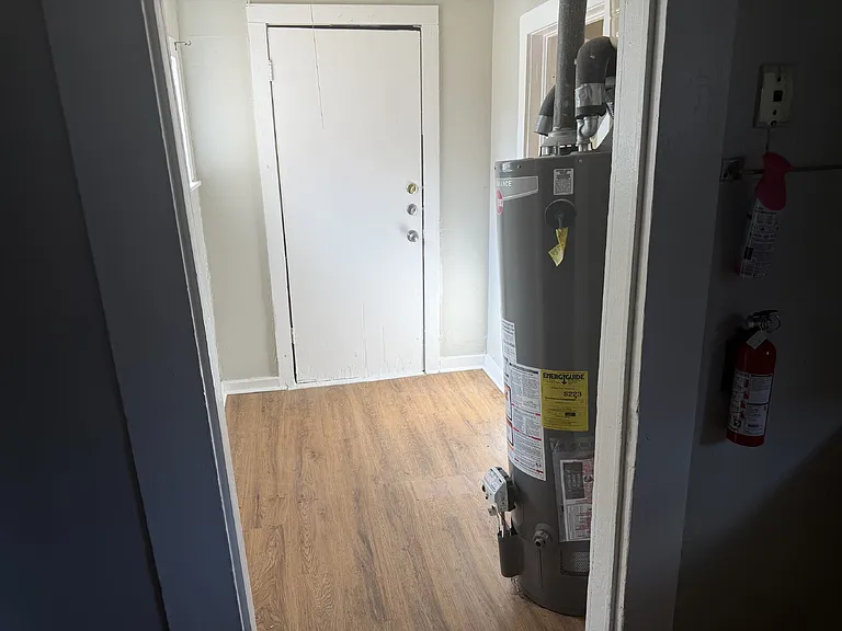 1750 E Commerce St — Photo 11