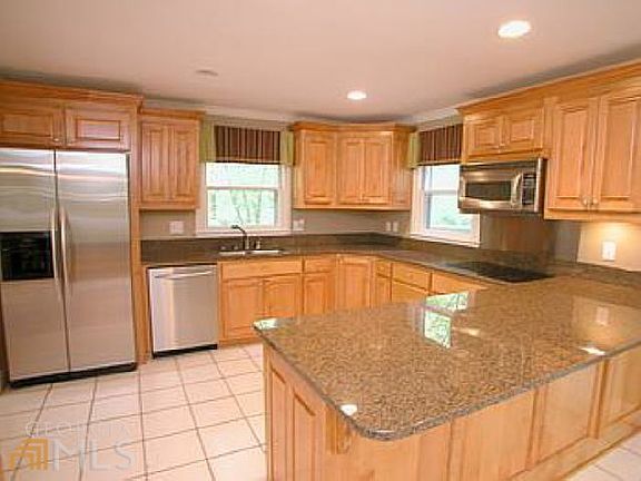 3rd image of 1184 Dixon Cir