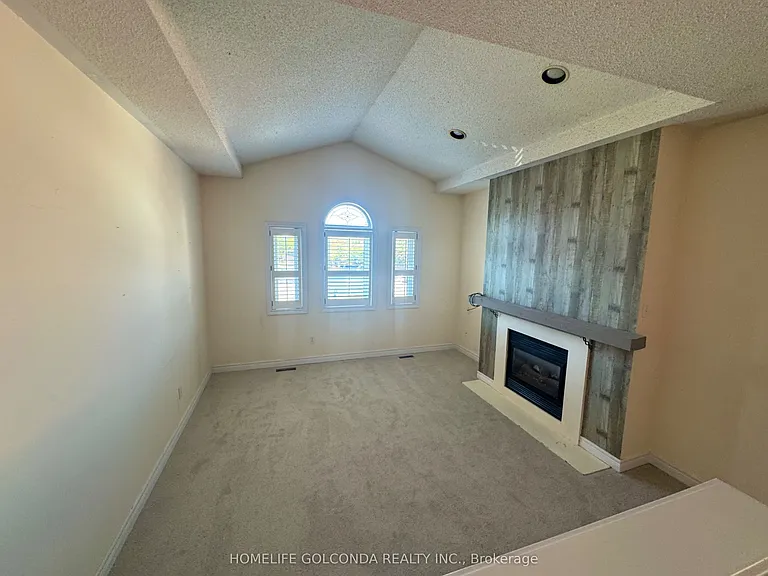 440 Seneca Ct — Photo 9