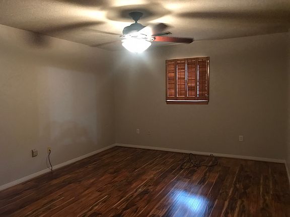 3rd image of 3700 Trailwood Dr