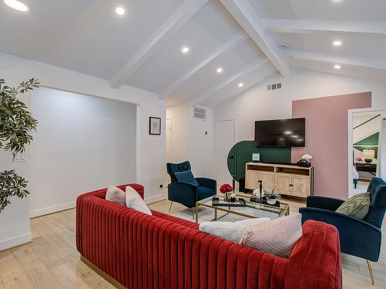 9219 Kempwood Dr — Photo 24