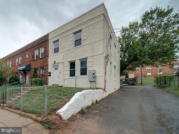 3rd image of 1946 I St NE