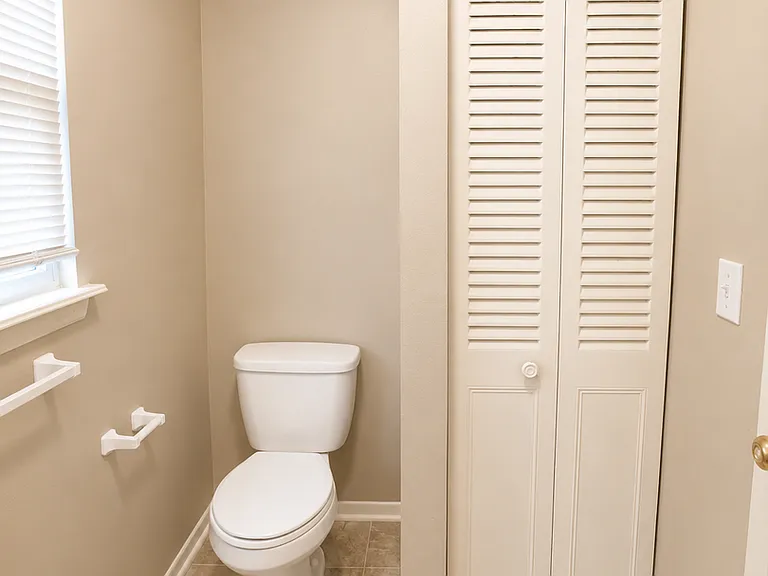 202 NE Westwind Dr #A — Photo 9