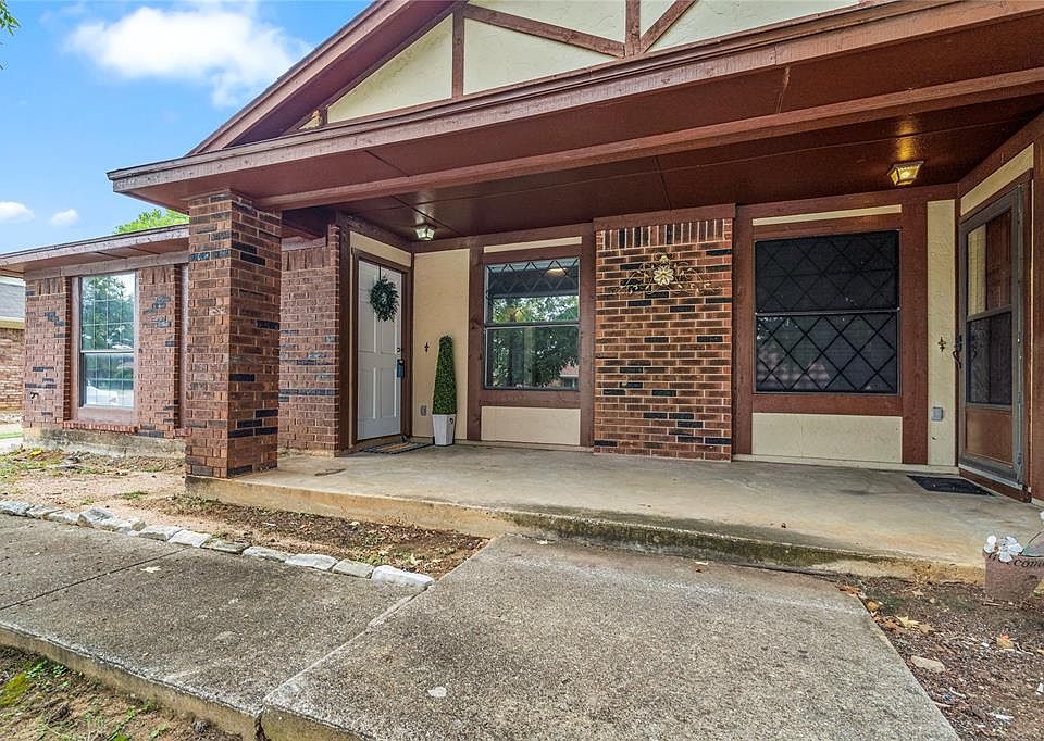 1st image of 1117 Oaklawn Ct