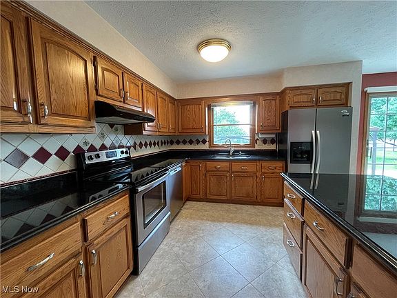 5th image of 4954 Cabernet Dr