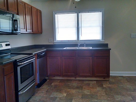 3rd image of 2641 Lindenwood Dr